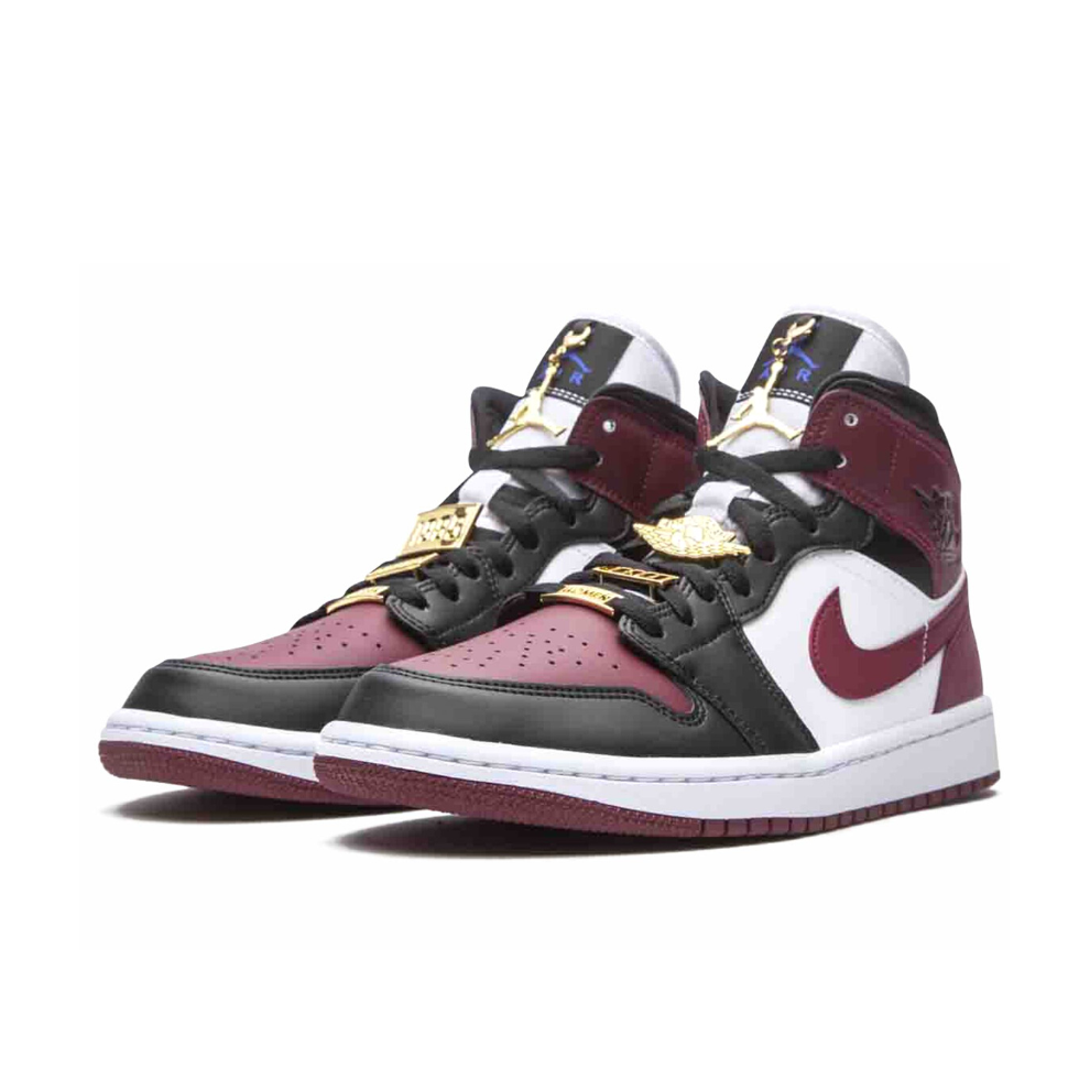 WMNS AIR JORDAN 1 MID SE "Gold Pendants"