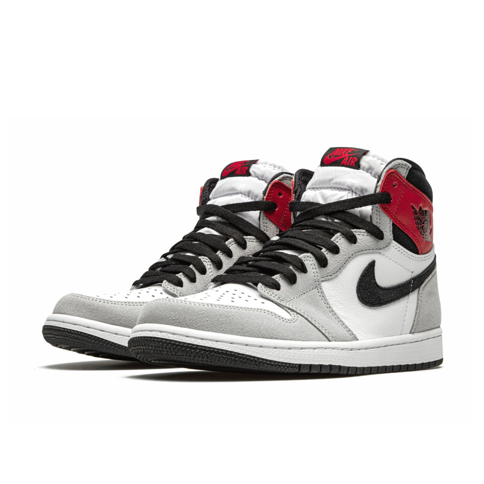AIR JORDAN 1 RETRO HIGH OG "Light Smoke Grey"
