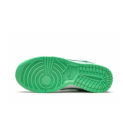 NIKE DUNK LOW WMNS "Green Glow"