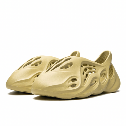 ADIDAS YEEZY FOAM RUNNER "Sulfur"