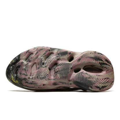 ADIDAS YEEZY FOAM RUNNER "MX Carbon"
