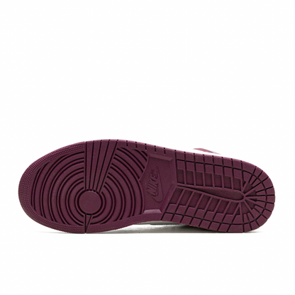 AIR JORDAN 1 RETRO HIGH OG "Bordeaux"